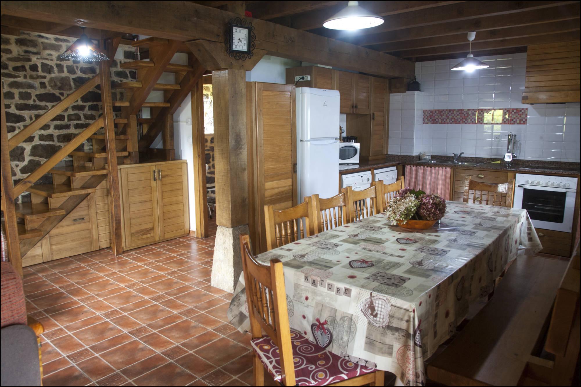 Cocina-comedor cabaña Coterón